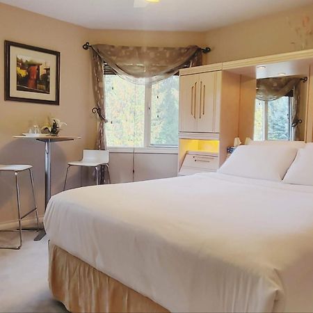 Cornerstone Bed And Breakfast Revelstoke Exterior foto